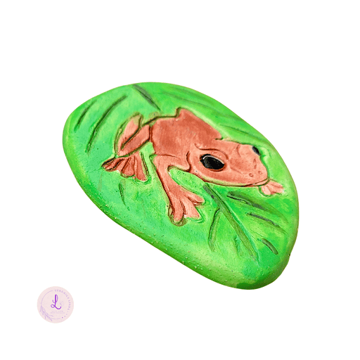 Coqui on leaf - Ceramic Magnet